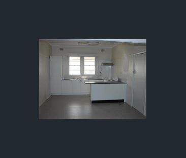 THREE BEDROOM HOME ALL REFURBISHED.....NEW CARPETS, PAINT WORK AND ... - Photo 6