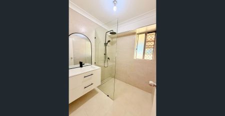 Stunning Fully Renovated 3x1 Home in Prime Armadale Location - 10 Serls Street - Photo 2