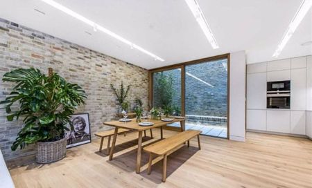 3 bedroom terraced house with 2 receptions and 4 bathrooms in Marylebone, W1U - Photo 3