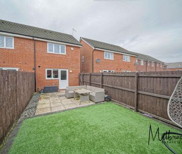 2 bedroom end of terrace house to rent - Photo 1