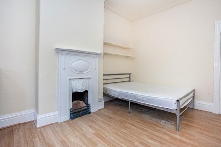 5 bedroom semi-detached house to rent - Photo 5