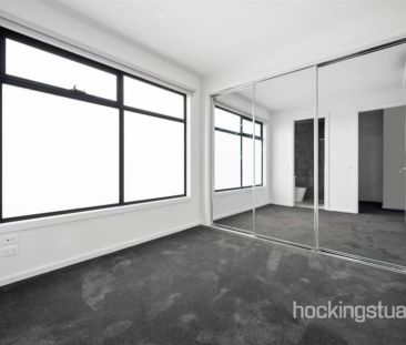 Perfectly positioned - Photo 5