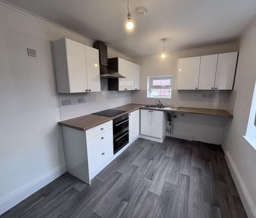 3 bedroom end of terrace house to rent - Photo 6