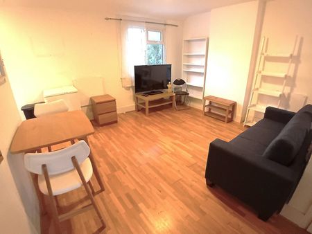 Flat to rent on - Photo 2