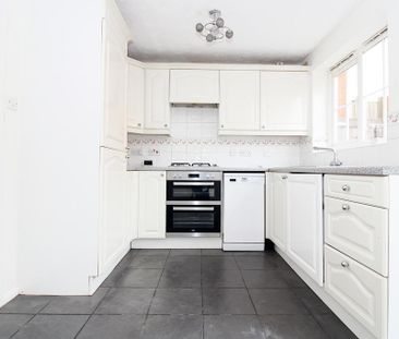 2 bedroom end of terrace house to rent - Photo 1