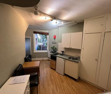 Studio Flat, Ravenscroft Road, W4 - Photo 6