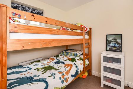 3 bedroom terraced house to rent - Photo 3