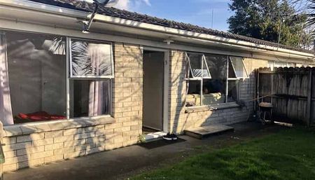 Tidy Two-Bedroom Brick Unit - Photo 2