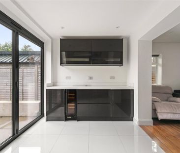 4 bedroom detached house to rent - Photo 6