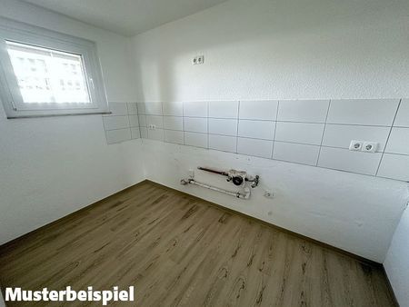 + 1 Zimmer mit modernisiertem Badezimmer + - Photo 2