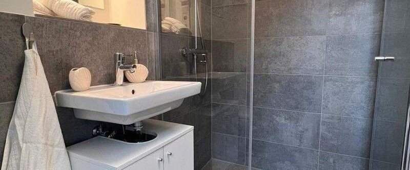 Köpenicker Str. 102: LUXUS 2-Zi-Whg + SÜD-Terrasse - per 01.12.25 - Photo 1