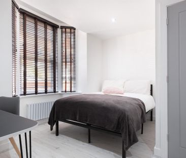 3 bedroom terraced house to rent - Photo 4