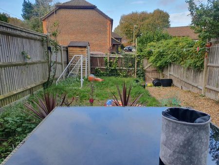 3 bedroom terraced house to rent - Photo 4