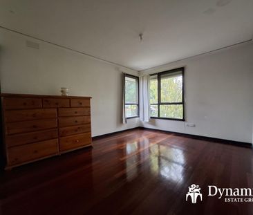 Charming 3-Bedroom Brick Veneer Home in Prime Location - Photo 3