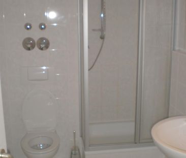 SCHÖNES 1-ZIMMERAPARTMENT - NÄHE WÖHRDER SEE - LAMINATBODEN - EINBA... - Foto 2