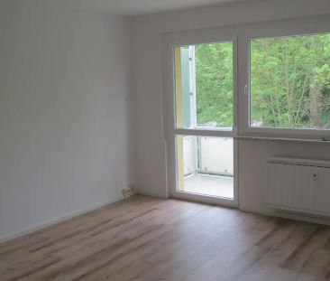 praktische 3-Zimmerwohnung mit Fernblick u. Balkon - Photo 1