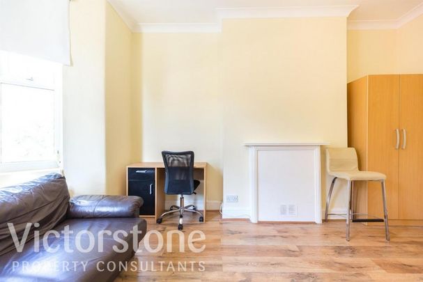 3 bedroom apartment to rent - Photo 1