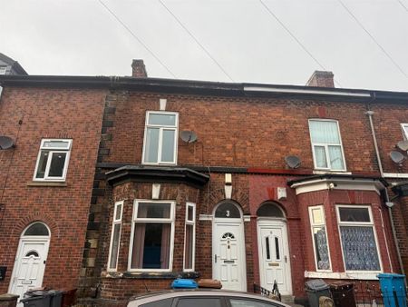 4 bedroom terraced house to rent - Photo 3