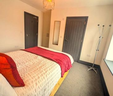 1 bedroom in a house share to rent - Photo 2