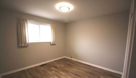 For Lease - 28 Reno Drive Unit# Main, Toronto, Ontario - Photo 3