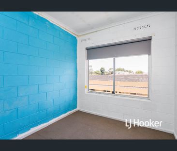 Unit between the city and sea - Photo 5