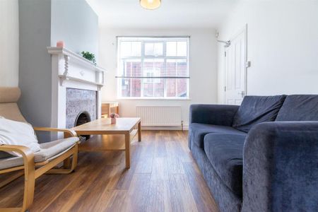 3 bedroom terraced house to rent - Photo 2