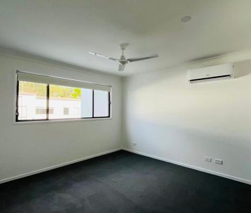 Modern Designed 4-Bedroom Townhouse in Calamvale - Photo 4