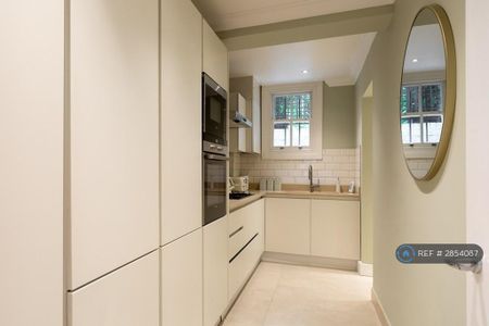 3 bedroom flat to rent - Photo 4