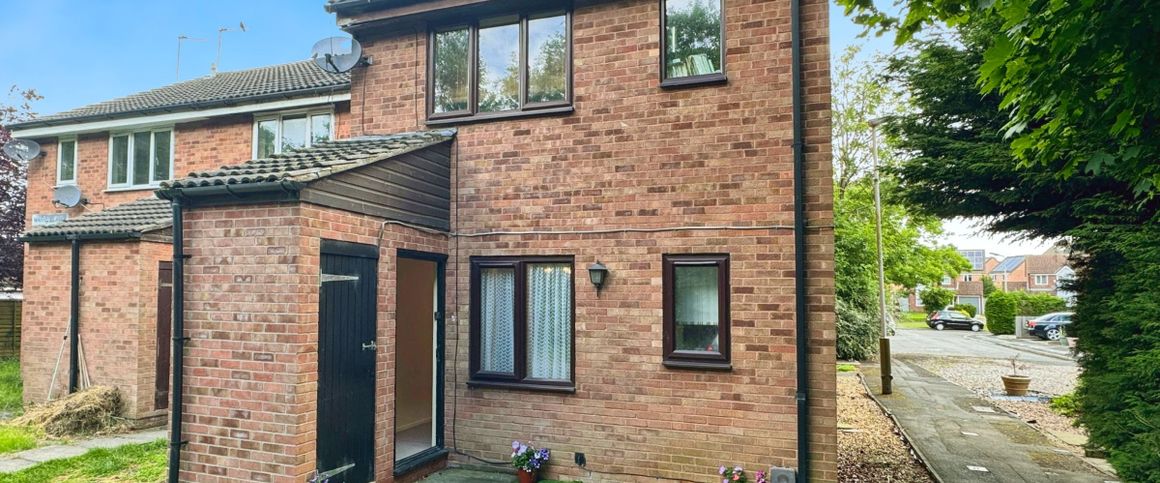 1 bed flat to rent in Warren Drive, Leicester - Photo 1