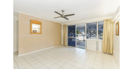 2 BEDROOM UNIT NEXT TO BEACH - Photo 2