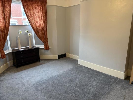 2 bedroom ground floor flat to rent - Photo 1