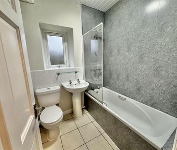 2 bedroom end of terrace house to rent - Photo 4