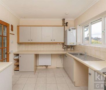 Severn Drive, Enfield, EN1 - Photo 5