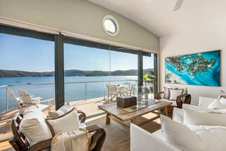 Fully Furnished 5 Bedroom Waterfront - Photo 4