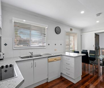 A Chermside West Charmer - Space & Comfort - Photo 6