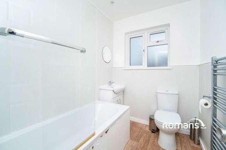 Newcroft Close, Uxbridge, UB8 - Photo 2