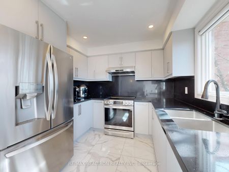 For Lease - 426 Herridge Circle, Newmarket, Ontario - Photo 5