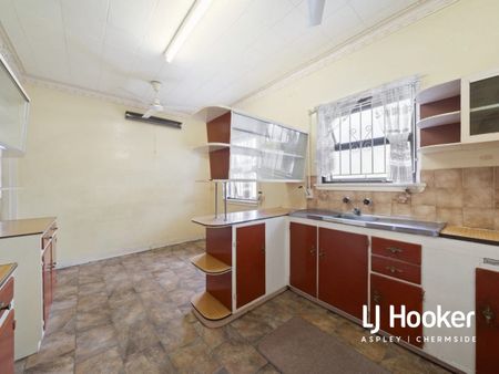 8 Ballantine Street, Chermside QLD 4032 - House For Rent | Domain - Photo 5