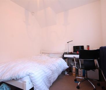 3 bedroom apartment to rent - Photo 3