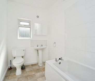 3 bedroom House To Let - Photo 2