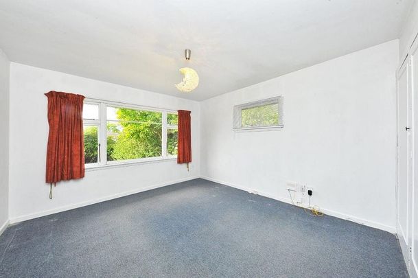 Great Location Family Home - Photo 1