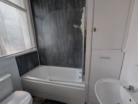 1 bedroom ground floor flat to rent - Photo 5