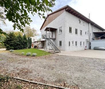 Zařízený byt 1kk po rekonstrukci v uzavřeném sportovním areálu upro... - Photo 2