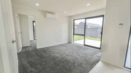 Modern 2-Bedroom in Cambridge - Photo 2