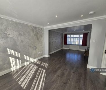 3 bedroom terraced house to rent - Photo 1