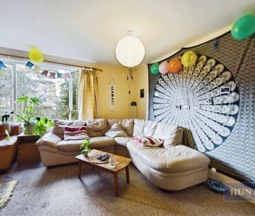 4 bedroom House To Let - Photo 3