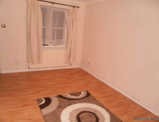 2 bedroom property to rent in Barking - Photo 1