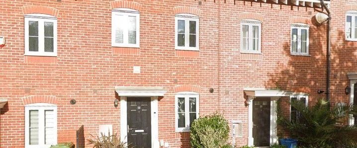 3 bedroom terraced house to rent - Photo 1