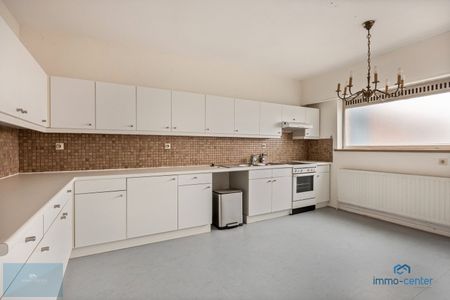 Te huur: Ruim duplexappartement in het centrum van Neeroeteren - Photo 2