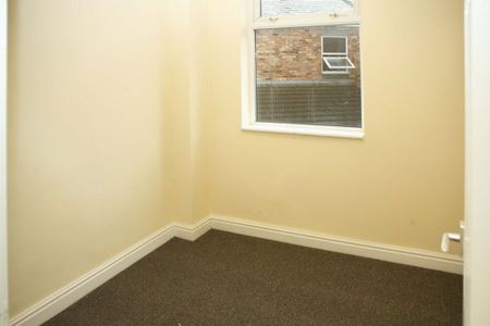 2 bed terraced house to rent in Curzon Road, Ashton-Under-Lyne, OL6 - Photo 4